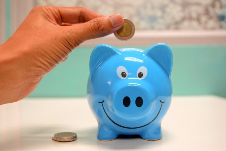 Teaching Kids the Importance of Saving Money: Strategies for Financial Literacy and Long-Term Success