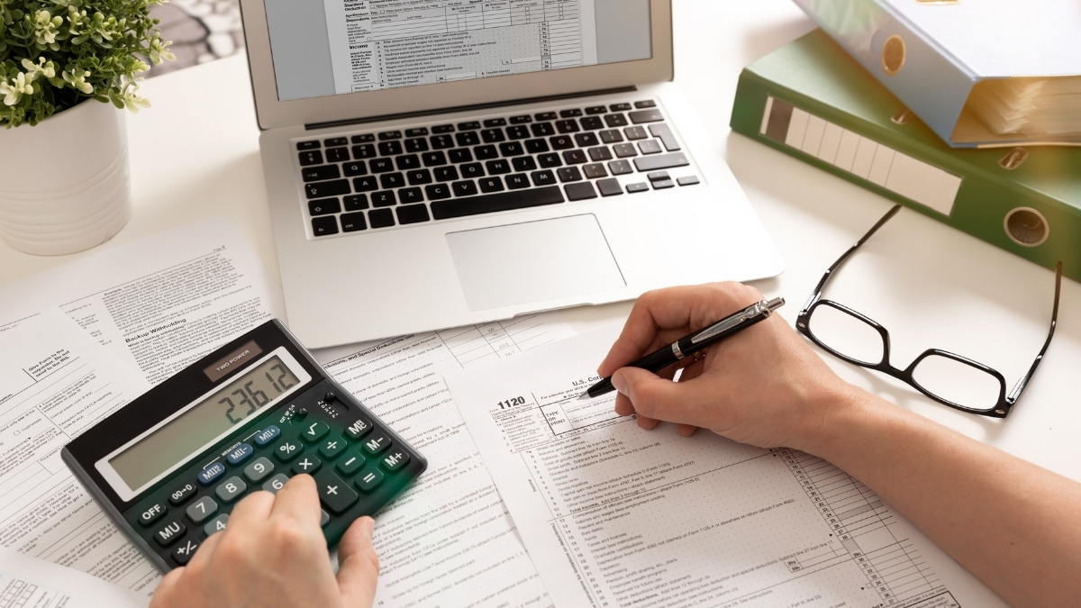 Low income tax benefits Canada guide showing GST credit and workers benefit amounts for 2025