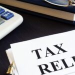 Canadian taxpayers receiving tax refund Canada 2025 payments with average amounts displayed